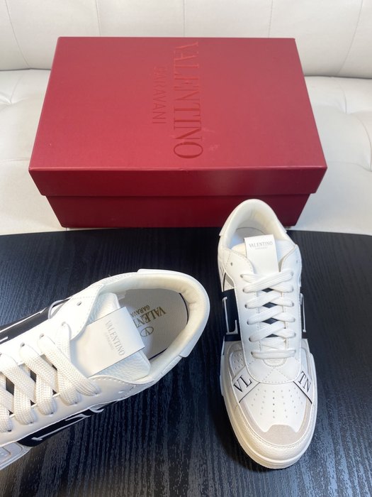 High-Quality Valentino Men's Shoes on Yupoo