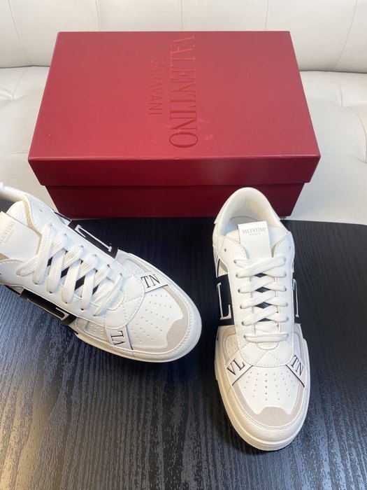 High-Quality Valentino Men's Shoes on Yupoo