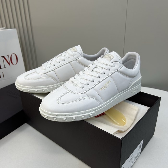 High-Quality Valentino Men's Shoes on Yupoo