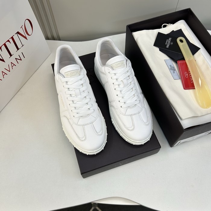 High-Quality Valentino Men's Shoes on Yupoo