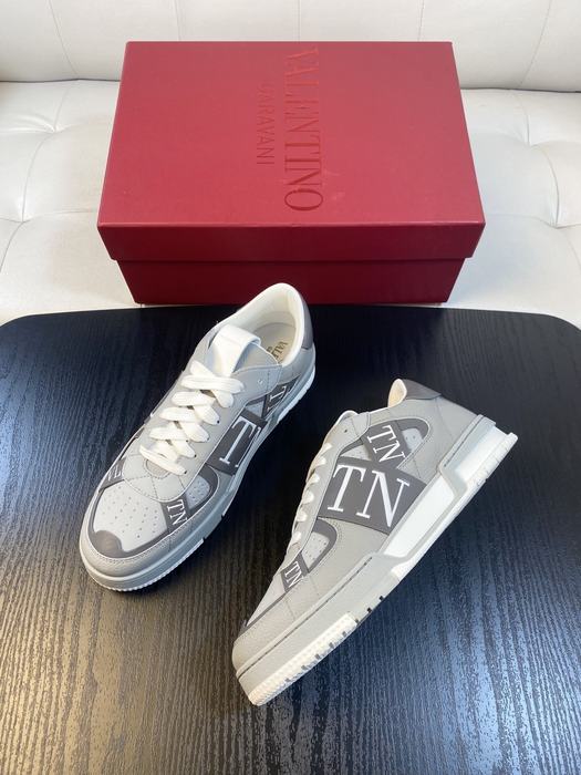 High-Quality Valentino Men's Shoes on Yupoo