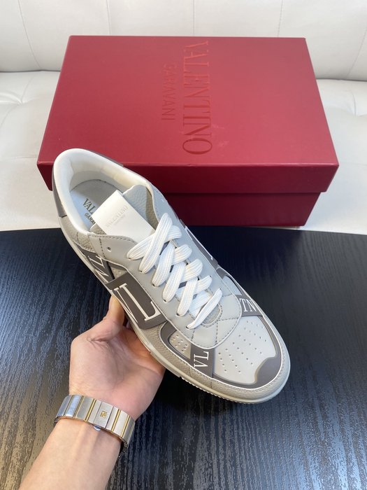 High-Quality Valentino Men's Shoes on Yupoo