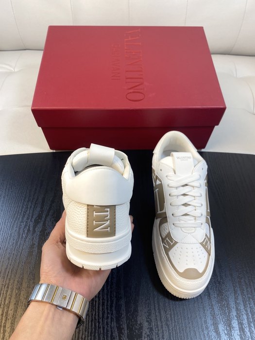 High-Quality Valentino Men's Shoes on Yupoo