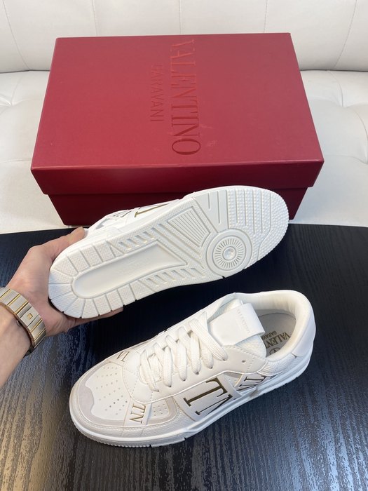 High-Quality Valentino Men's Shoes on Yupoo