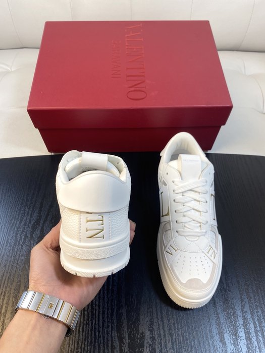 High-Quality Valentino Men's Shoes on Yupoo