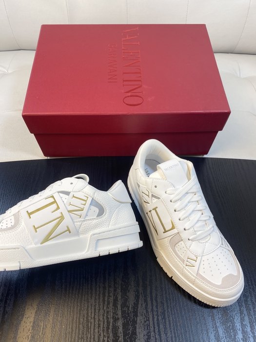 High-Quality Valentino Men's Shoes on Yupoo