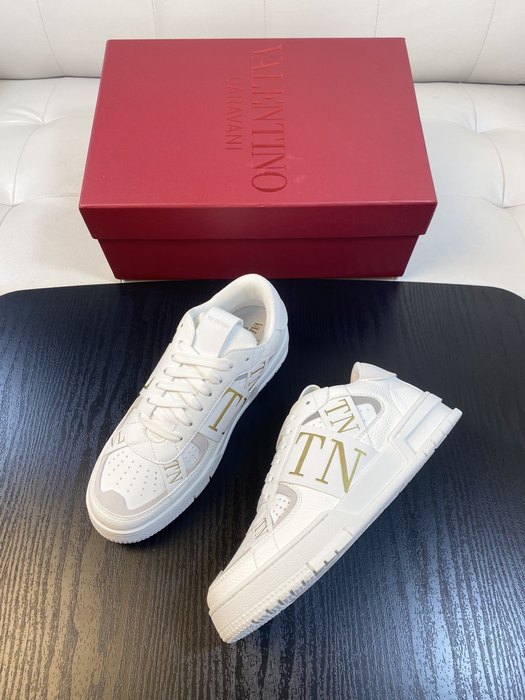 High-Quality Valentino Men's Shoes on Yupoo