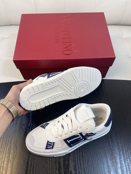 High-Quality Valentino Men's Shoes on Yupoo