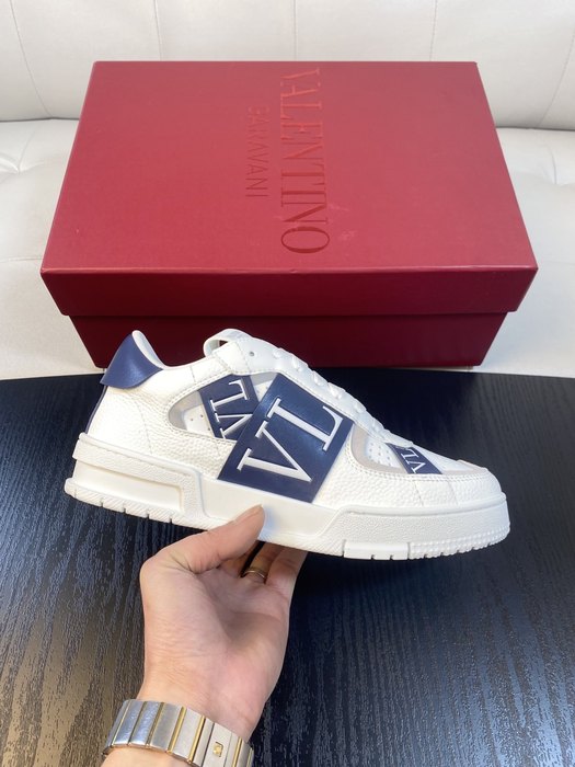 High-Quality Valentino Men's Shoes on Yupoo