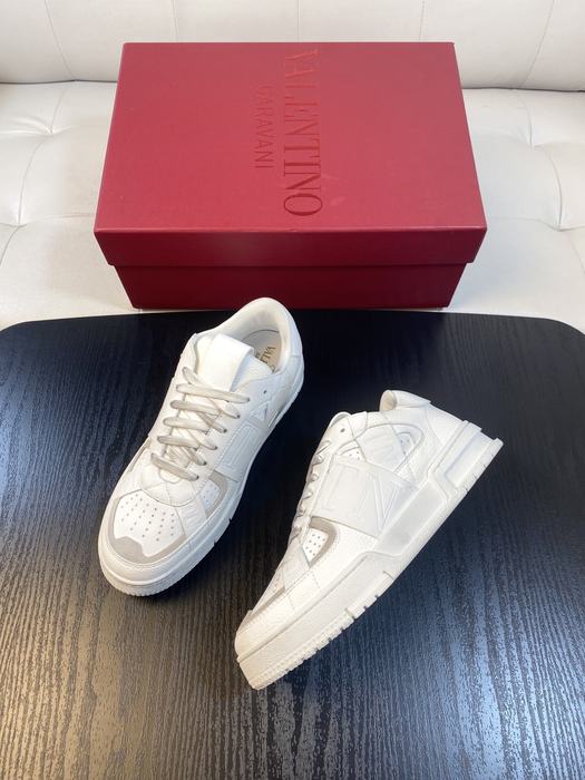 High-Quality Valentino Men's Shoes on Yupoo