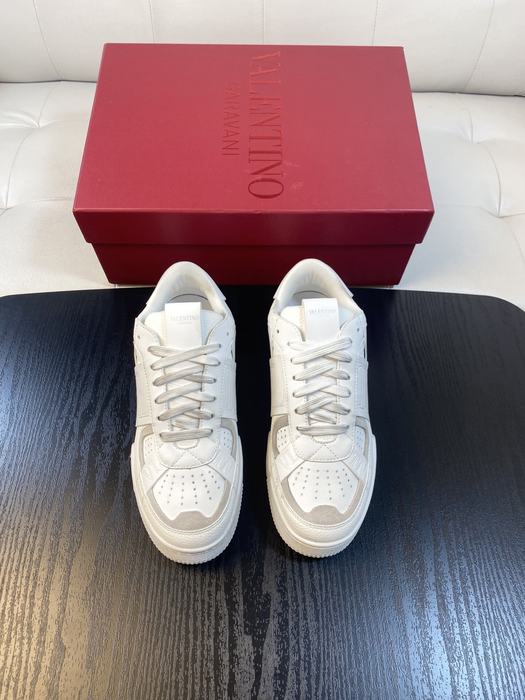 High-Quality Valentino Men's Shoes on Yupoo