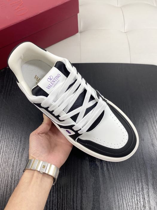 High-Quality Valentino Men's Shoes on Yupoo