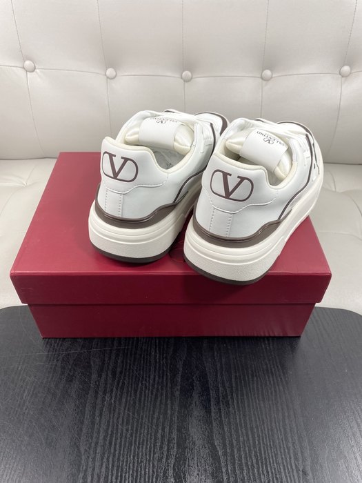High-Quality Valentino Men's Shoes on Yupoo