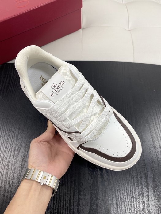 High-Quality Valentino Men's Shoes on Yupoo