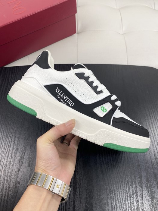 High-Quality Valentino Men's Shoes on Yupoo
