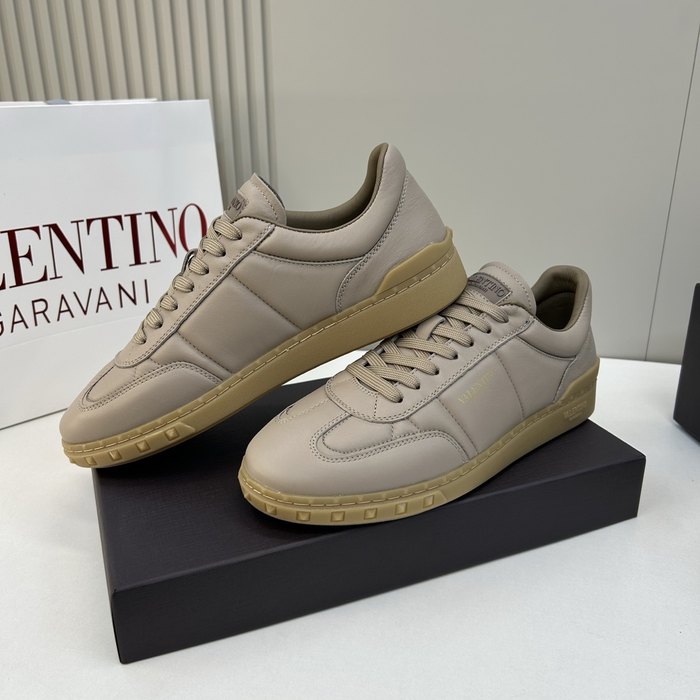 High-Quality Valentino Men's Shoes on Yupoo