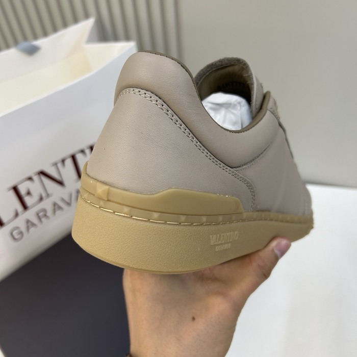 High-Quality Valentino Men's Shoes on Yupoo