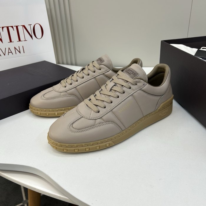 High-Quality Valentino Men's Shoes on Yupoo