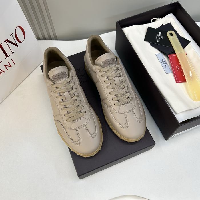 High-Quality Valentino Men's Shoes on Yupoo