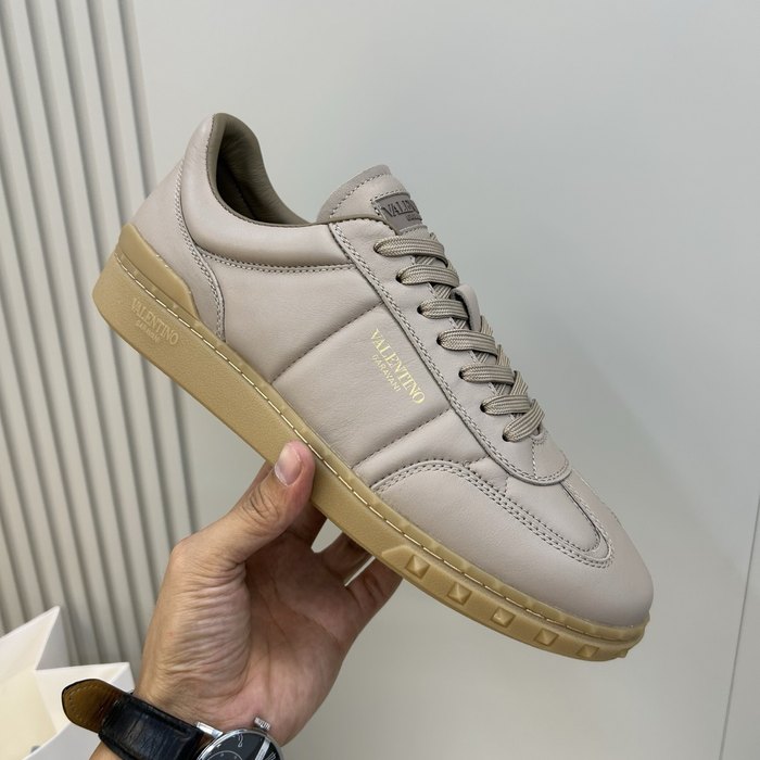 High-Quality Valentino Men's Shoes on Yupoo