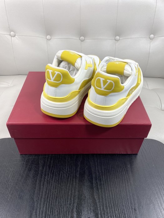 High-Quality Valentino Men's Shoes on Yupoo