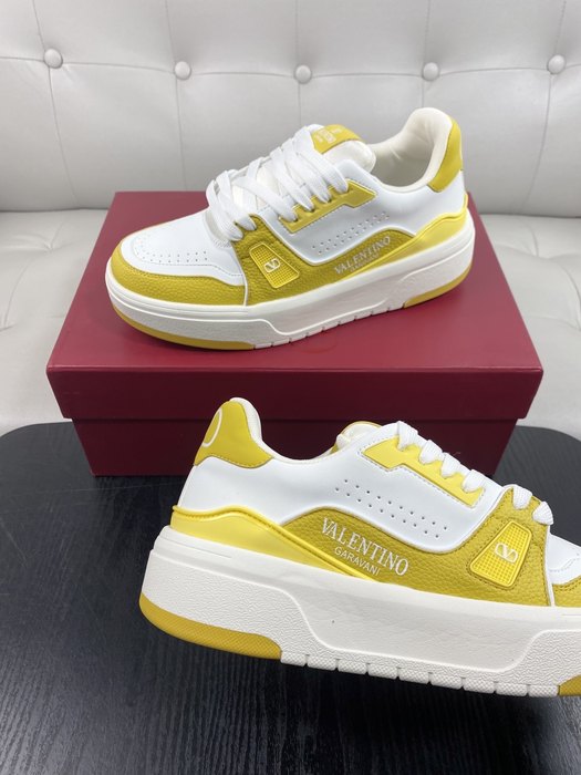 High-Quality Valentino Men's Shoes on Yupoo