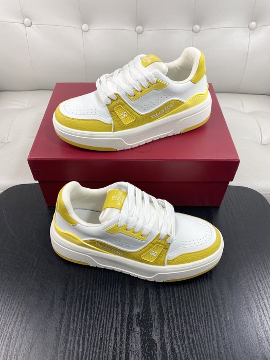 High-Quality Valentino Men's Shoes on Yupoo