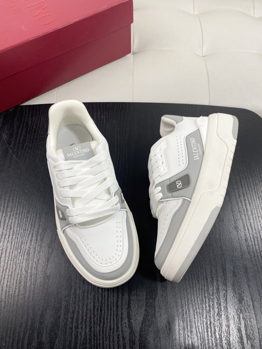 High-Quality Valentino Men's Shoes on Yupoo