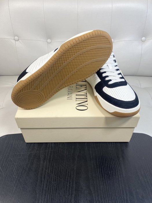 High-Quality Valentino Men's Shoes on Yupoo