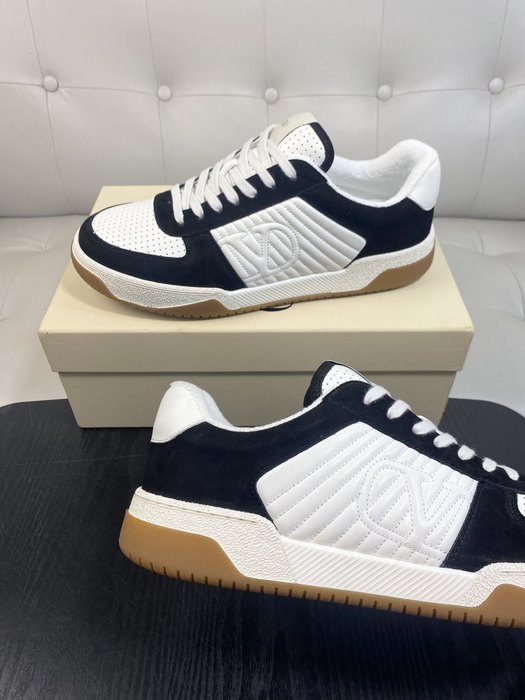 High-Quality Valentino Men's Shoes on Yupoo