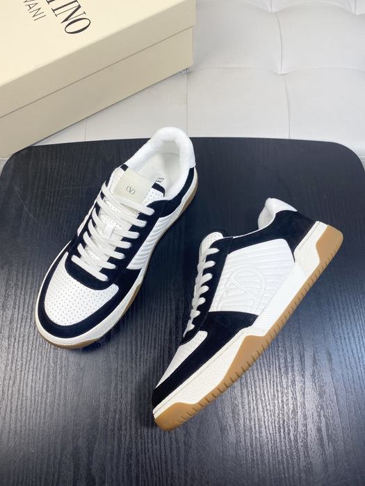 High-Quality Valentino Men's Shoes on Yupoo