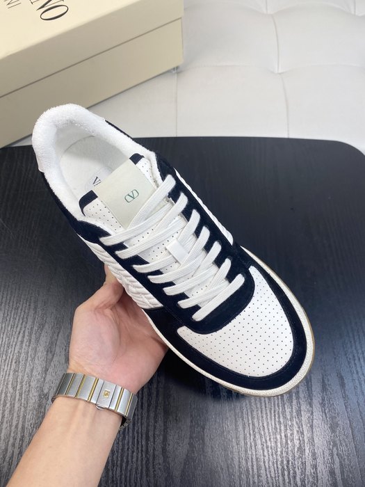 High-Quality Valentino Men's Shoes on Yupoo