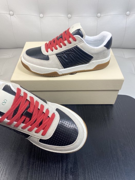 High-Quality Valentino Men's Shoes on Yupoo