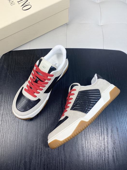 High-Quality Valentino Men's Shoes on Yupoo