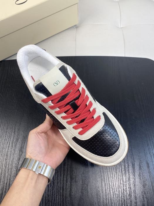 High-Quality Valentino Men's Shoes on Yupoo