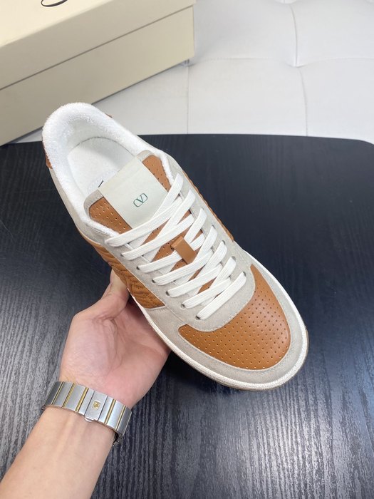 High-Quality Valentino Men's Shoes on Yupoo