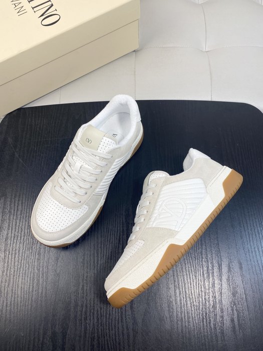 High-Quality Valentino Men's Shoes on Yupoo