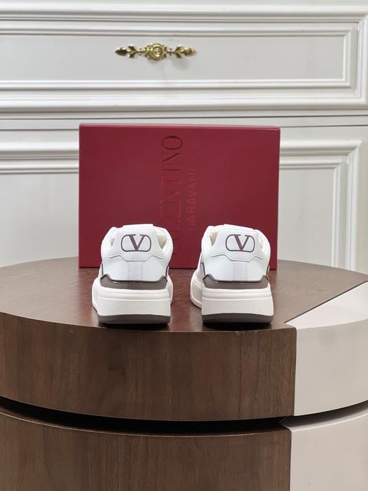 High-Quality Valentino Men's Shoes on Yupoo