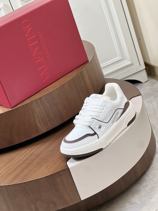 High-Quality Valentino Men's Shoes on Yupoo