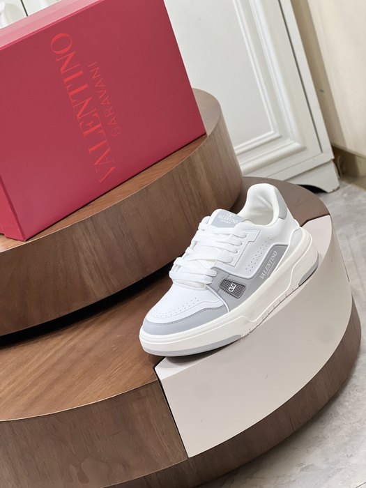 High-Quality Valentino Men's Shoes on Yupoo