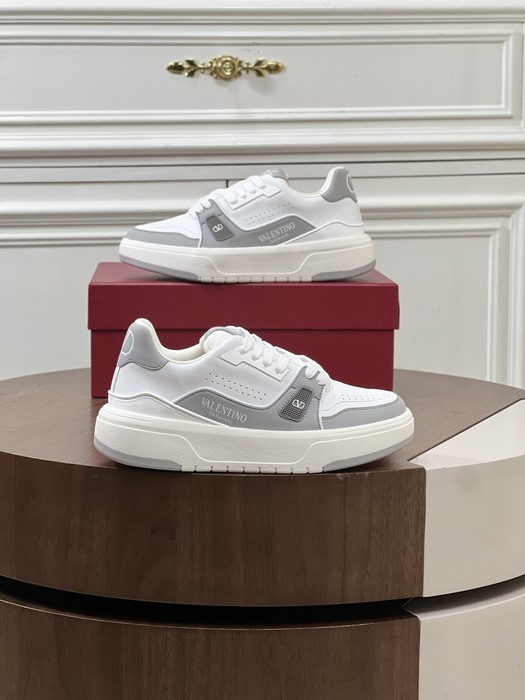 High-Quality Valentino Men's Shoes on Yupoo