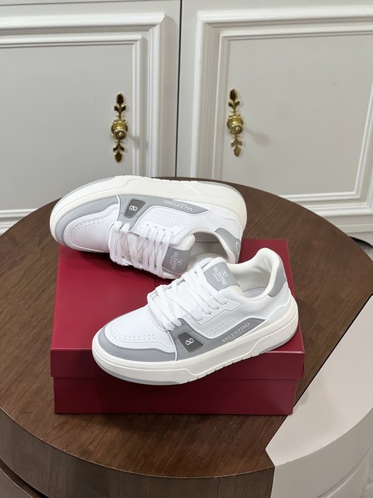 High-Quality Valentino Men's Shoes on Yupoo