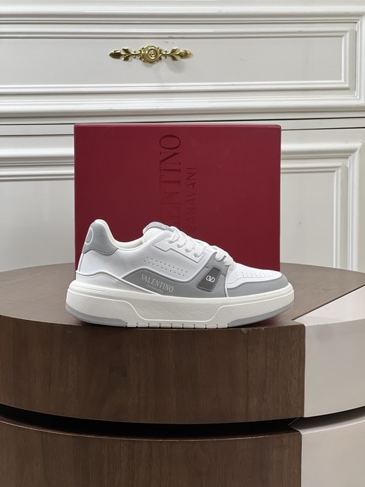 High-Quality Valentino Men's Shoes on Yupoo