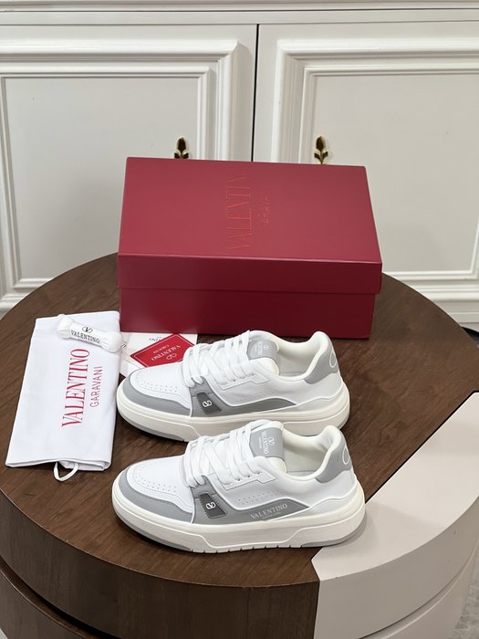 High-Quality Valentino Men's Shoes on Yupoo