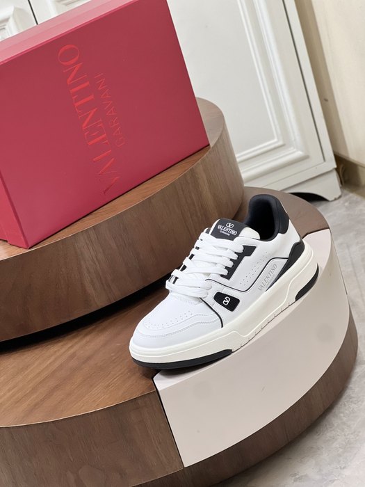 High-Quality Valentino Men's Shoes on Yupoo