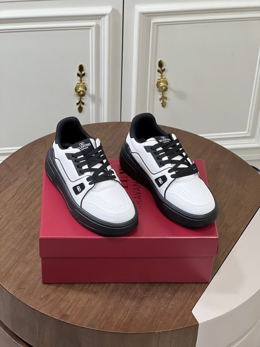 High-Quality Valentino Men's Shoes on Yupoo