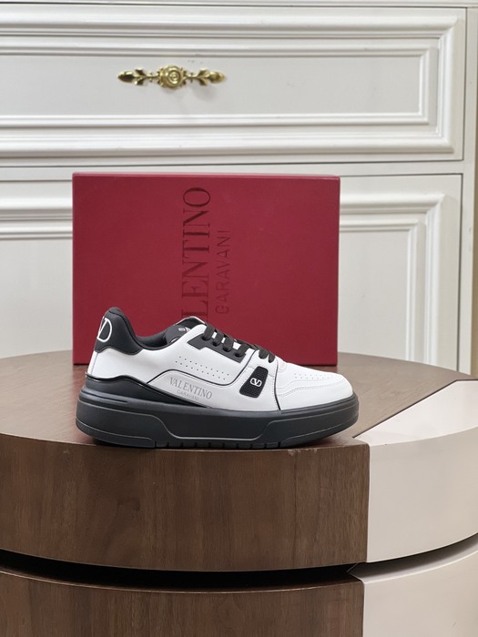 High-Quality Valentino Men's Shoes on Yupoo