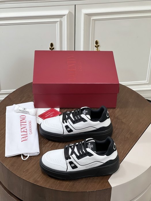 High-Quality Valentino Men's Shoes on Yupoo
