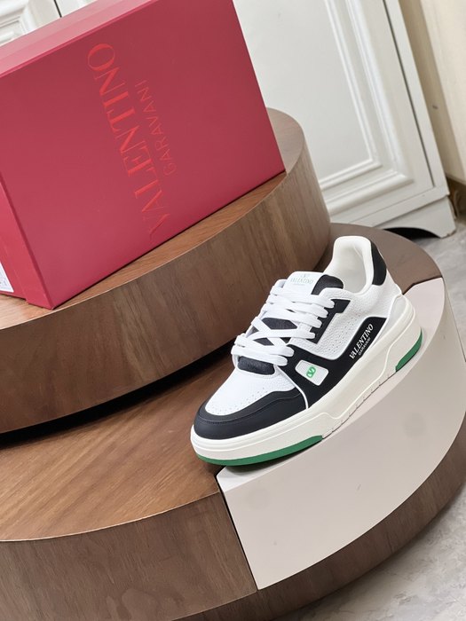 High-Quality Valentino Men's Shoes on Yupoo