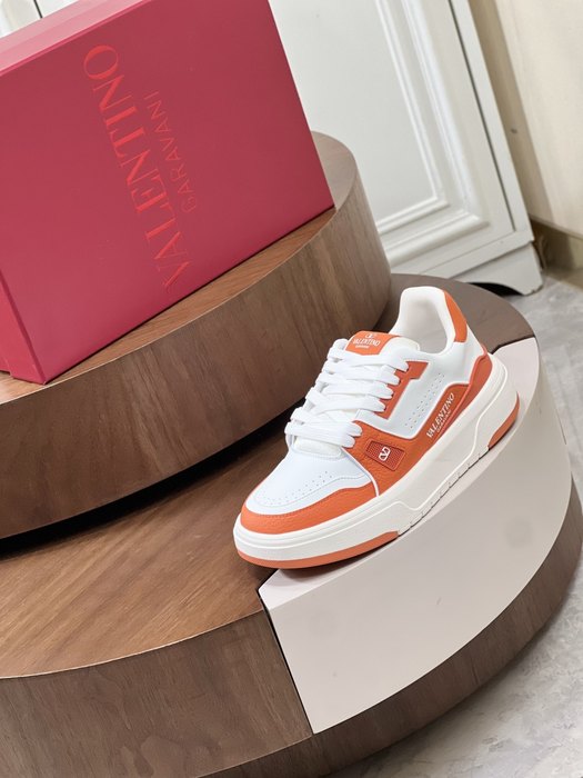 High-Quality Valentino Men's Shoes on Yupoo